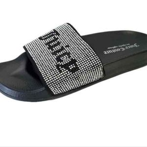 🔥 Juicy Couture Rhinestone "Wander" Slides🔥 (GUC)